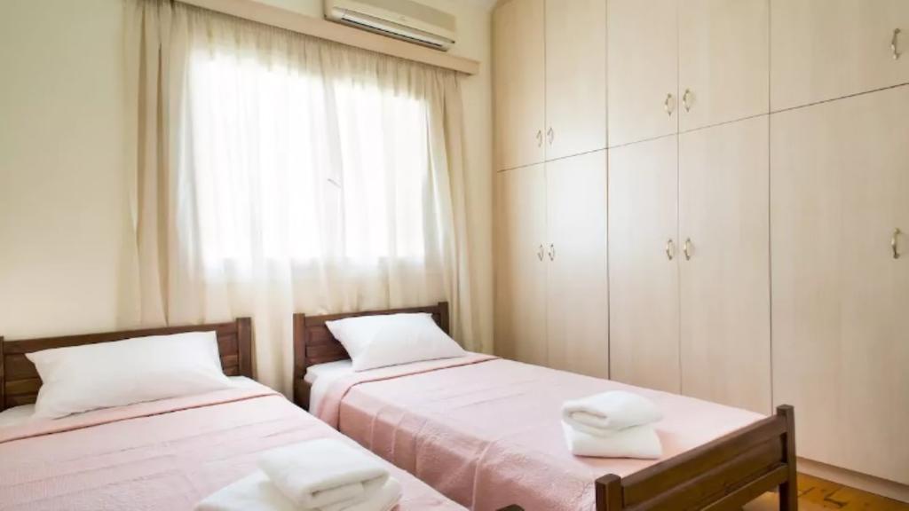 Large 3 Bedroom Apt With Terrace Атина Екстериор снимка
