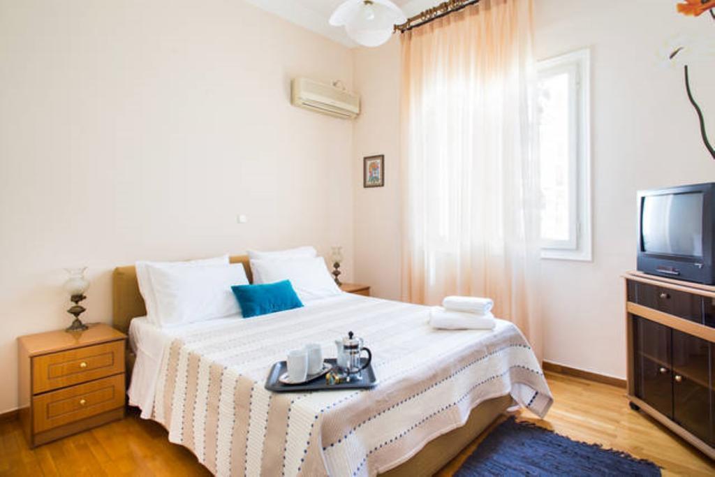 Large 3 Bedroom Apt With Terrace Атина Екстериор снимка